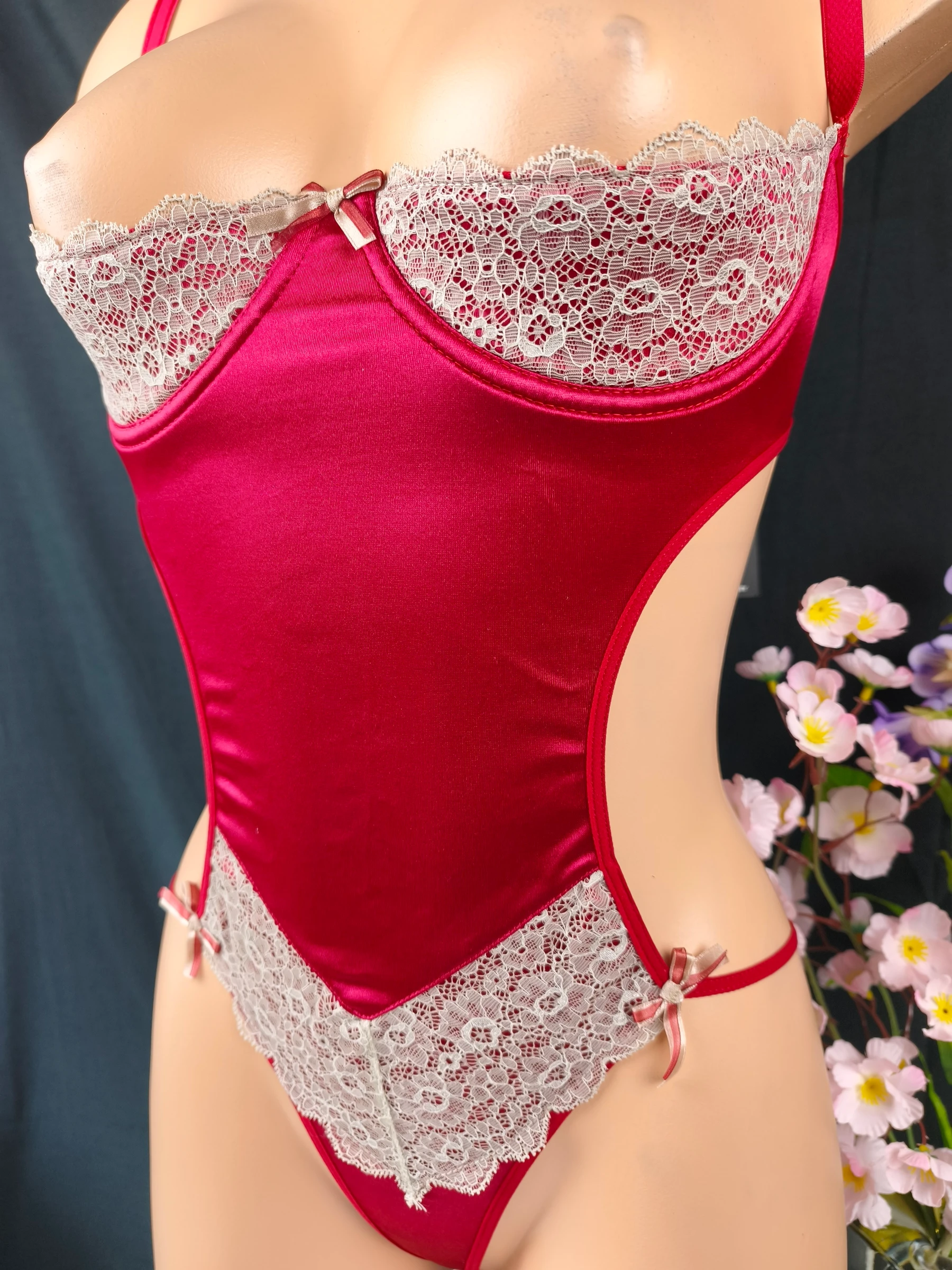 Body satinado con un look elegante y súper sexy + Banda para ojos para juego travieso / Nuevo Talla – photo 6